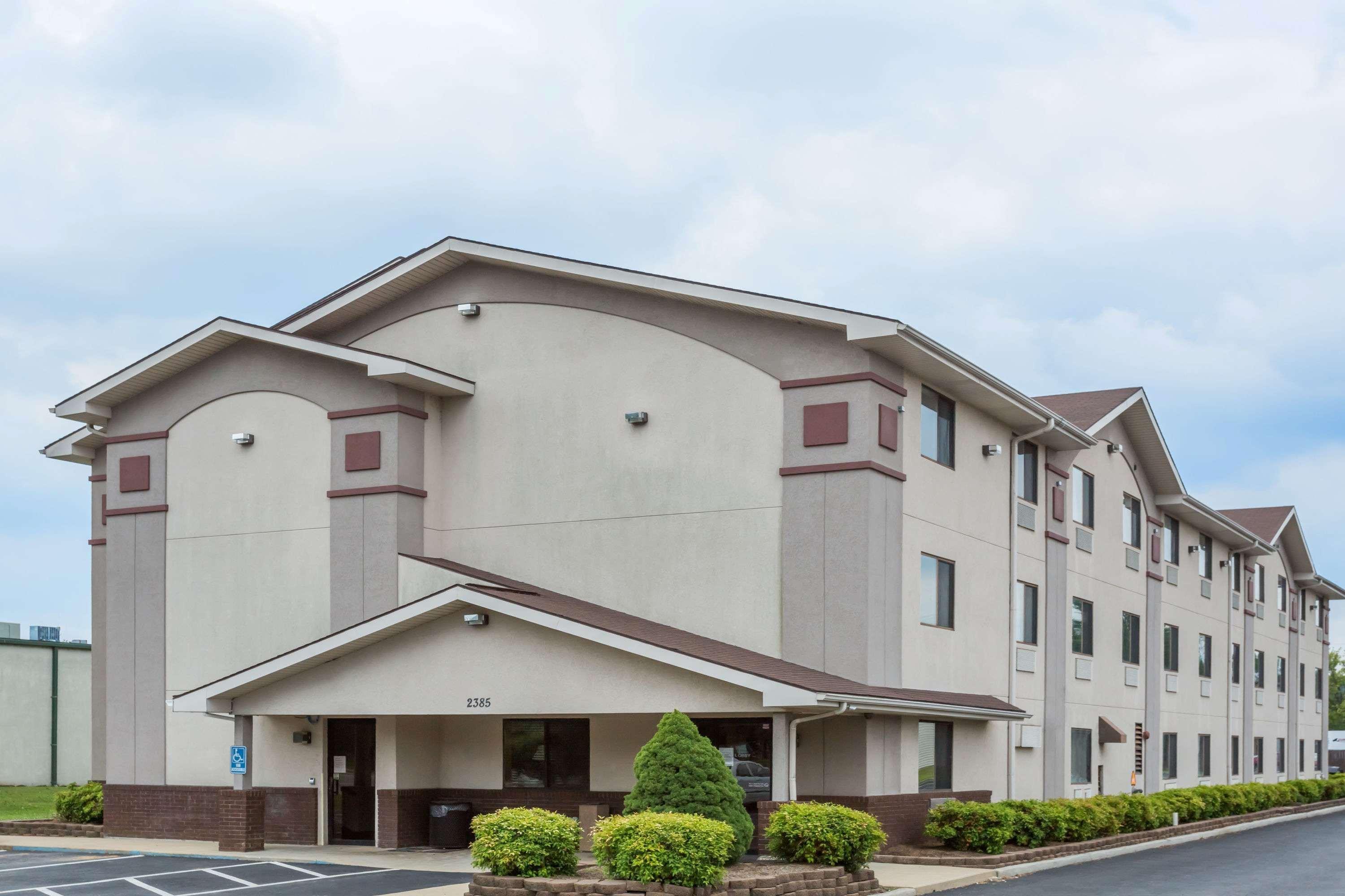 Super 8 By Wyndham Danville Va Exterior photo
